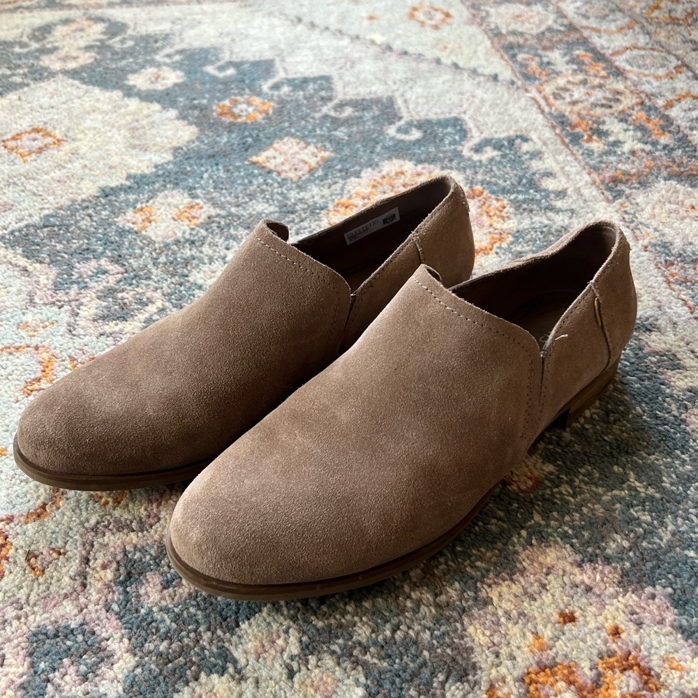 Tom’s shoes